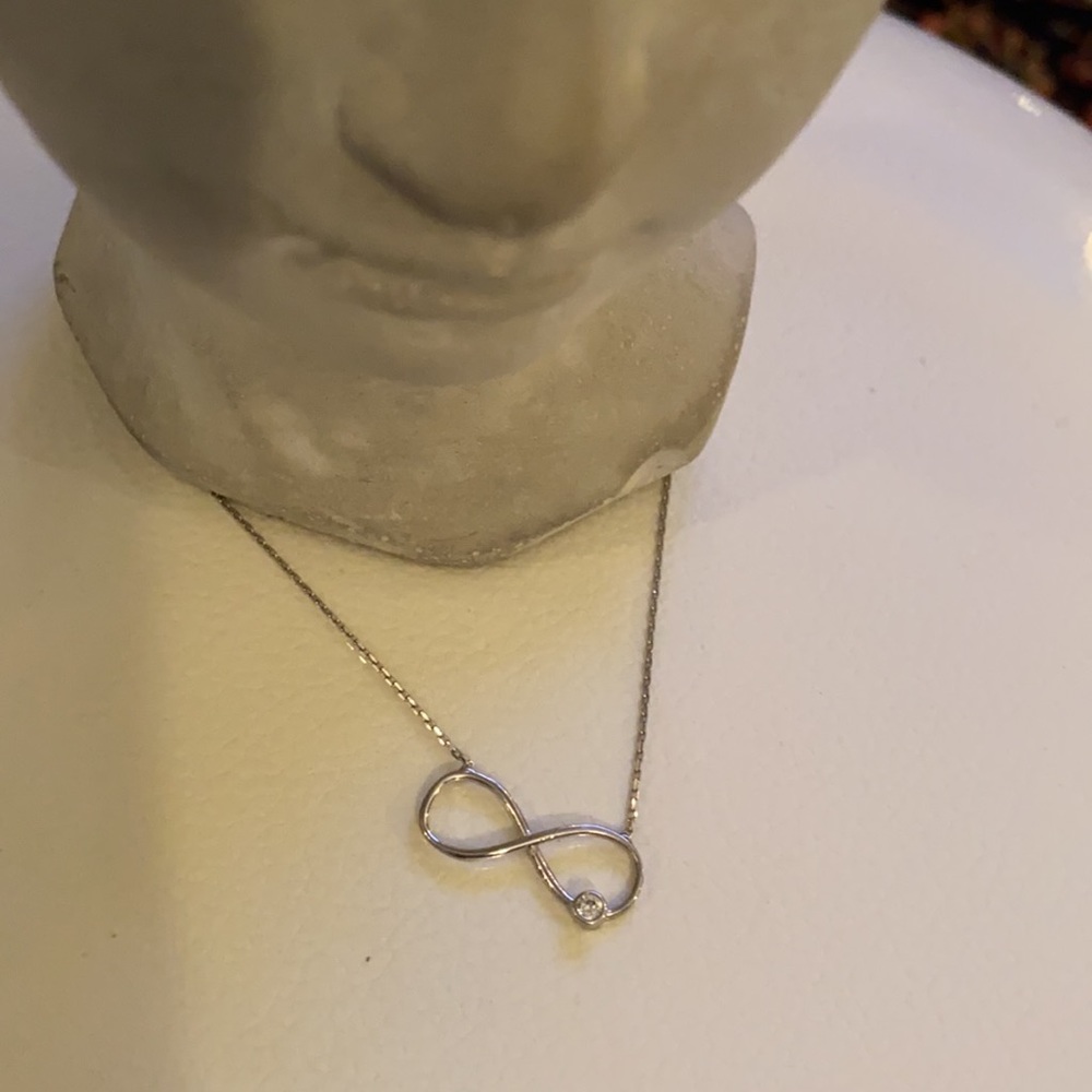 Infinity necklace - Picture 2 of 4